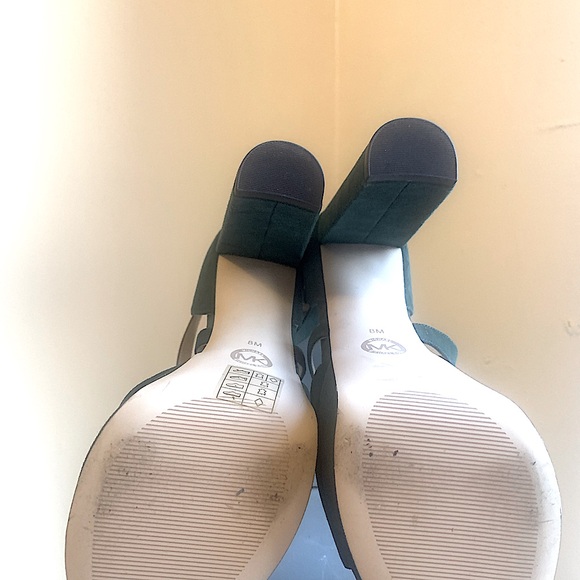 MICHAEL KORS Suede Platform Pumps-Size 8-GREEN-READ/SEE ACTUAL PHOTOS!!! - Picture 4 of 4